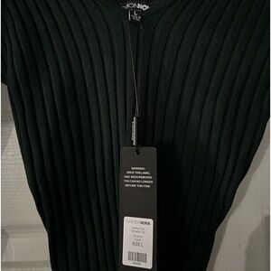 Fashion Nova tight fitting ribbed v neck Top, Emerald Green size L, new, tags
